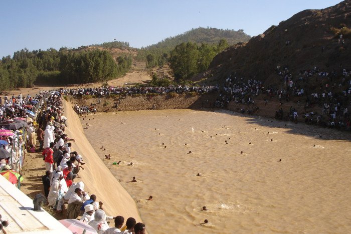 Крещенские купания. Эфиопия. Фото Carsten ten Brink